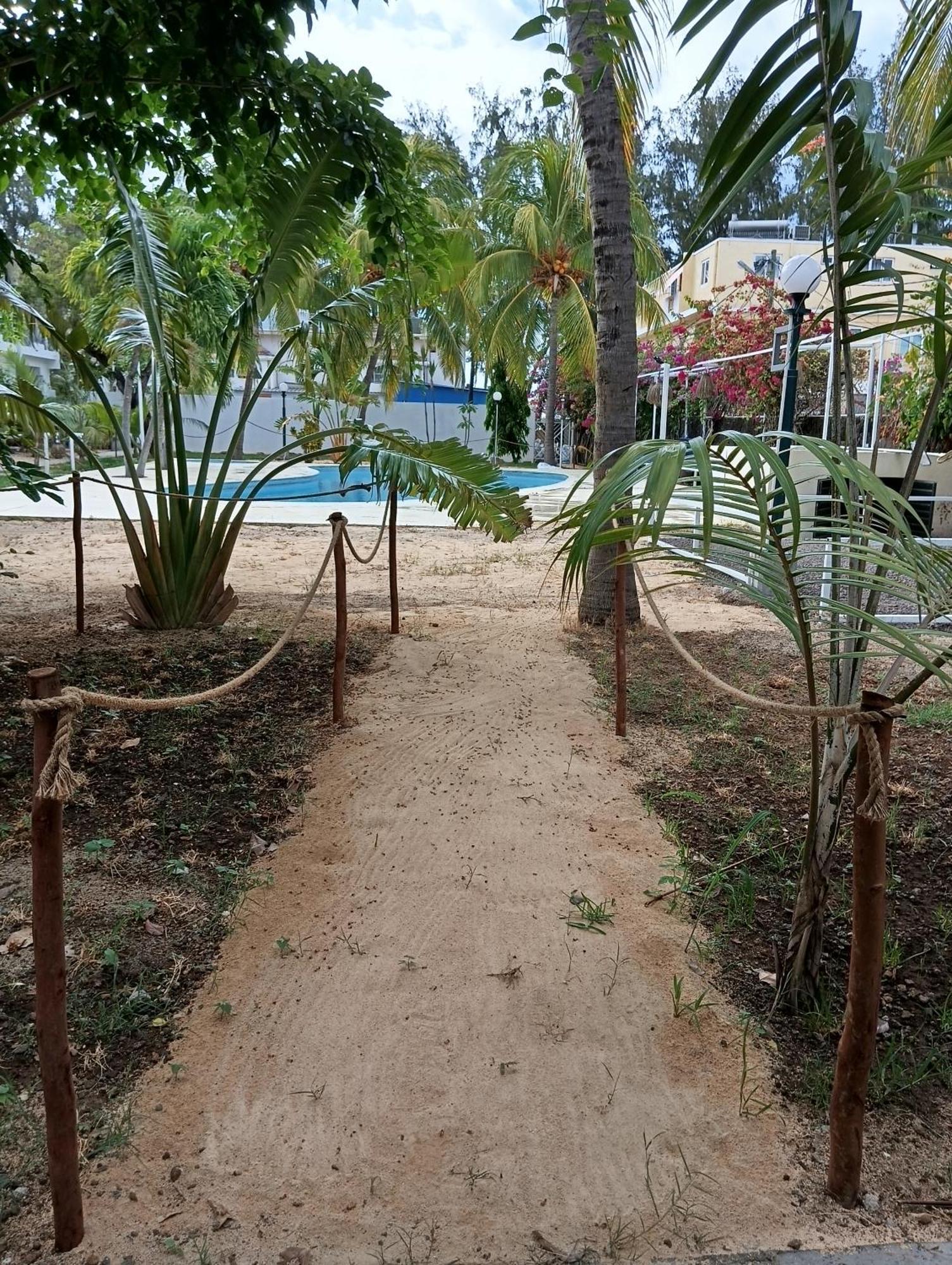 Exotica Sense Aparthotel Flic en Flac Exterior photo