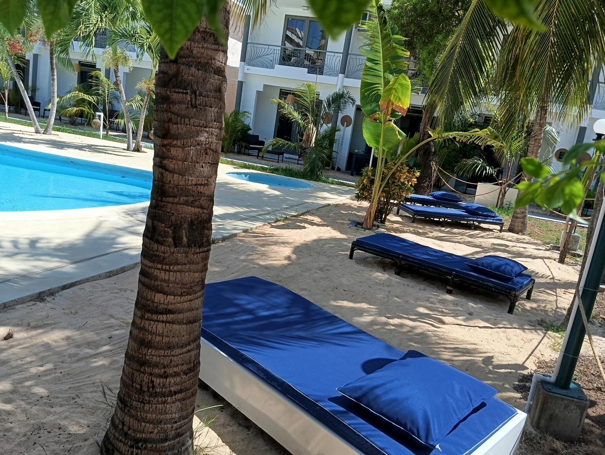 Exotica Sense Aparthotel Flic en Flac Exterior photo