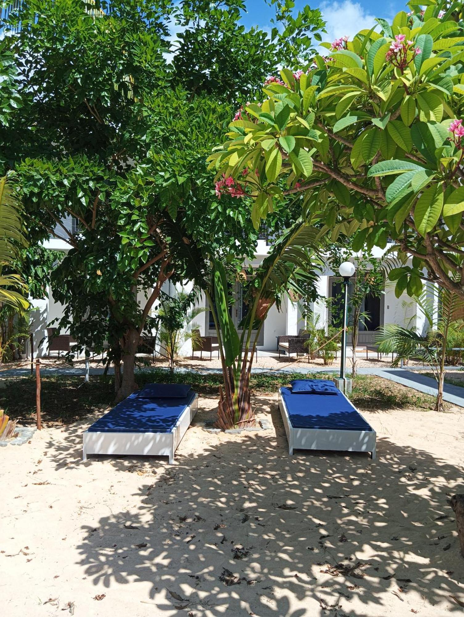 Exotica Sense Aparthotel Flic en Flac Exterior photo